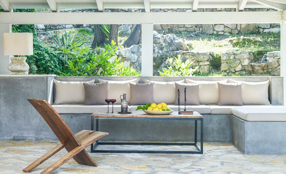 Villa Ioli- Beachfront Luxury Residence 이구메니차 외부 사진